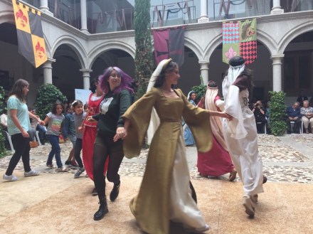 El querido público se une a las danzas